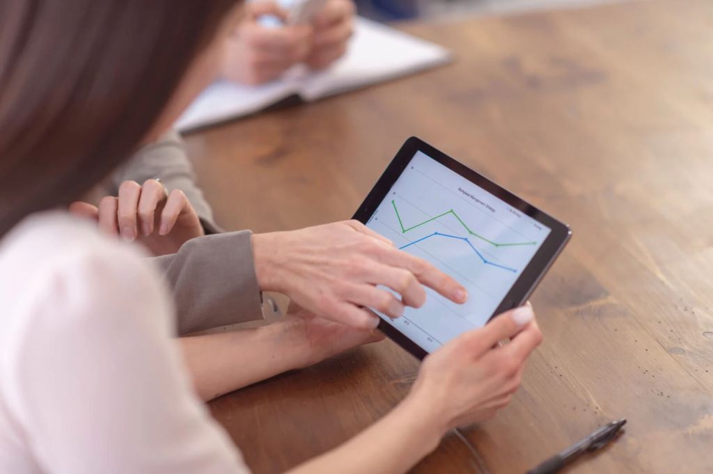 Sales Lead Tracking System Blueprint for Higher&nbsp;Conversions